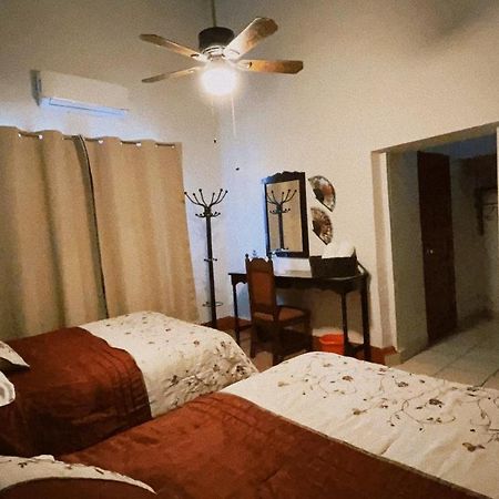 Hostal La Espanola Parras 파라스 데 라 푸엔테 외부 사진