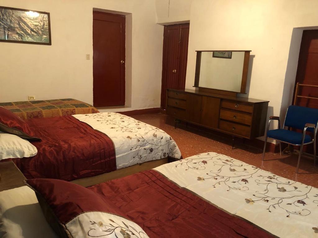 Hostal La Espanola Parras 파라스 데 라 푸엔테 외부 사진